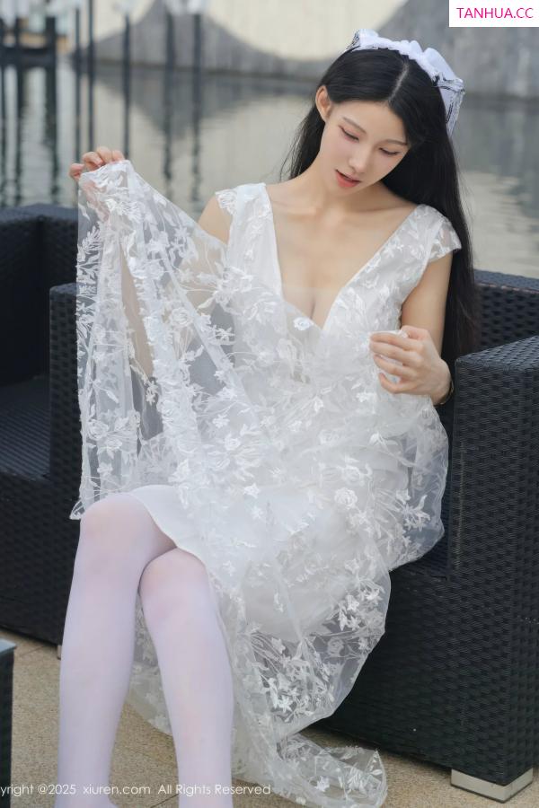   [XiuRen]高清写真图 2025.08.18 No.10661 梨霜儿 白色婚纱第20张图片